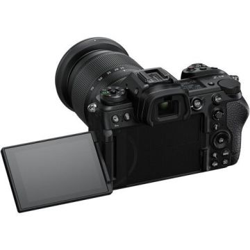 Nikon Z6 III 24-200mm f4.0-6.3 VR Lens