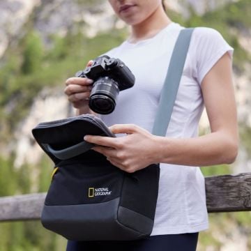 National Geographic NG E2 Shoulder Bag Medıum ( NG-E2-2370 )