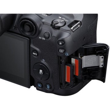 Canon EOS R7 + RF-S 18-150mm F3.5-6.3 IS STM Lens