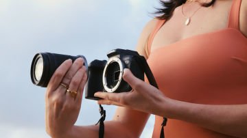 Canon EOS R10 18-45mm Lensli Aynasız Fotoğraf Makinesi