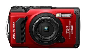 Olympus OM System TG-7 Zor Koşullara Dayanıklı Kompakt Fotoğraf Makinesi 4x Zoom F2.0 Kırmızı