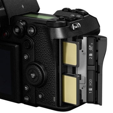 Panasonic Lumix DC-S1  Body