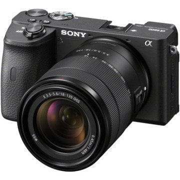 Sony A6600 + 18-135mm OSS Lensli Kit
