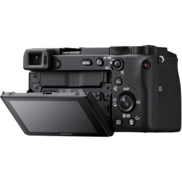 Sony A6600 + 18-135mm OSS Lensli Kit