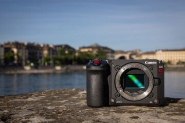 Canon EOS C50 Body + RF 24-105mm F4L IS USM Lens