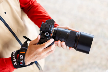 Tamron 90mm f/2.8 Di III VXD Macro Lens (Sony E)
