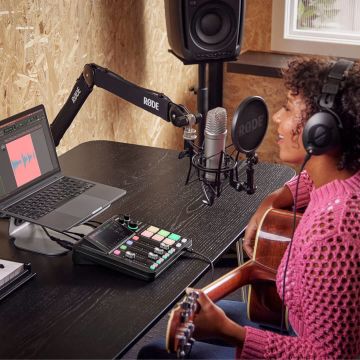 RODE RODECaster Duo Entegre Ses Prodüksiyon Stüdyosu (Beyaz)
