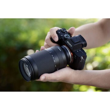 Tamron 70-300mm  F/4.5-6.3  DI III RXD Sony E Mount Full Frame Telefoto Lens (A047S)