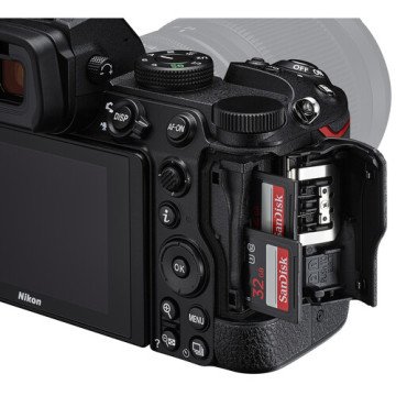 Nikon Z5 24-50mm Lensli Kit