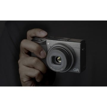 Ricoh GR IIIx Fotoğraf Makinesi