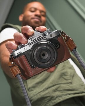 Nikon Zf 40mm Lensli Fotoğraf Makinesi (Silver) + SmallRg Kılıf Hediye