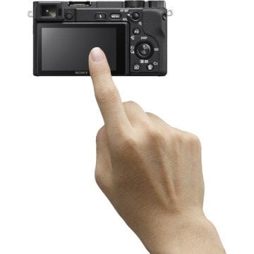 Sony a6400 18-135mm Lensli Fotoğraf Makinesi