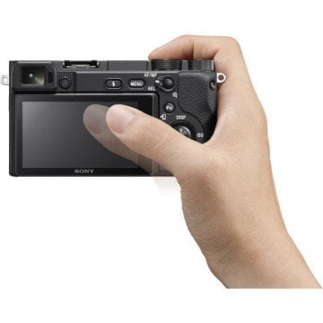 Sony a6400 18-135mm Lensli Fotoğraf Makinesi