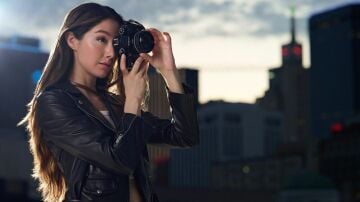 Nikon Zf Body (Gün Batımı Turuncusu)