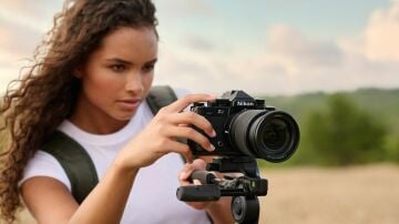 Nikon Zf Body (Gün Batımı Turuncusu)