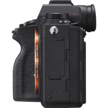 Sony A9 II Body + 28-135mm Lens