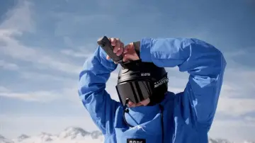 Insta360 X5 360° Aksiyon Kamerası Essentials Bundle + 128 GB MicroSD Hafıza Kartı